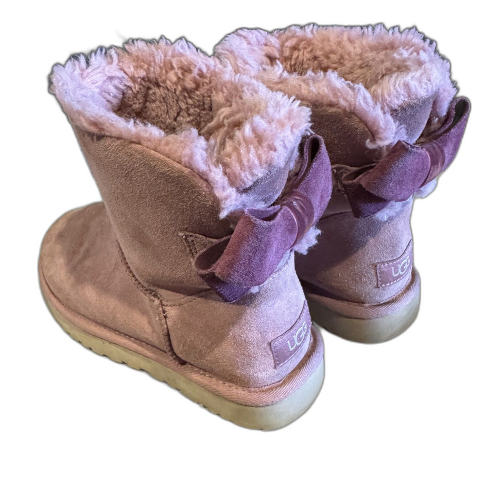 UGG Mini Bailey Bow Boots Pink Suede Sheepskin Lined Winter Preppy Women sz 8